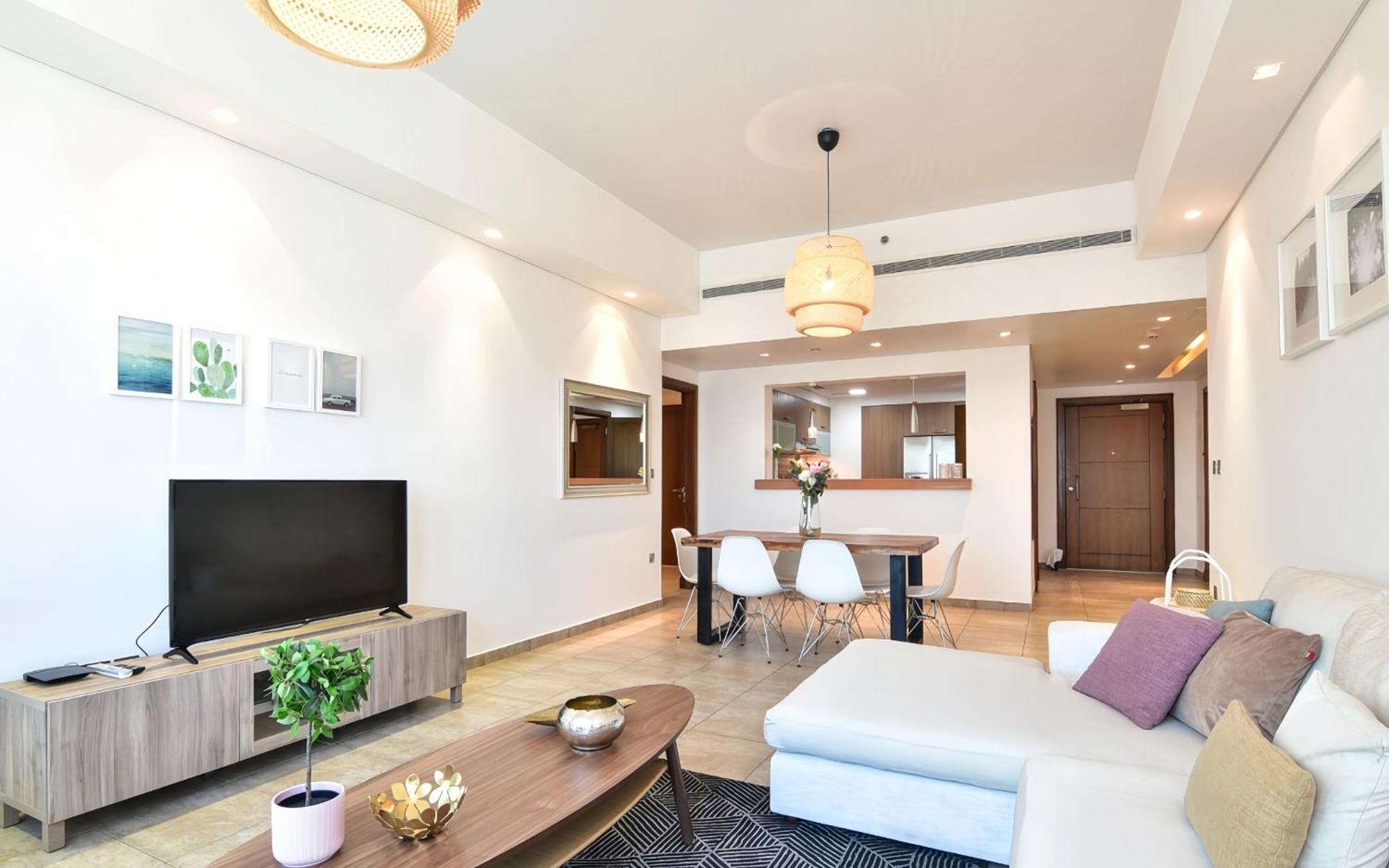 Khách sạn hẻo lánh Soho Central - City View - District 1 TP. Hồ Chí Minh