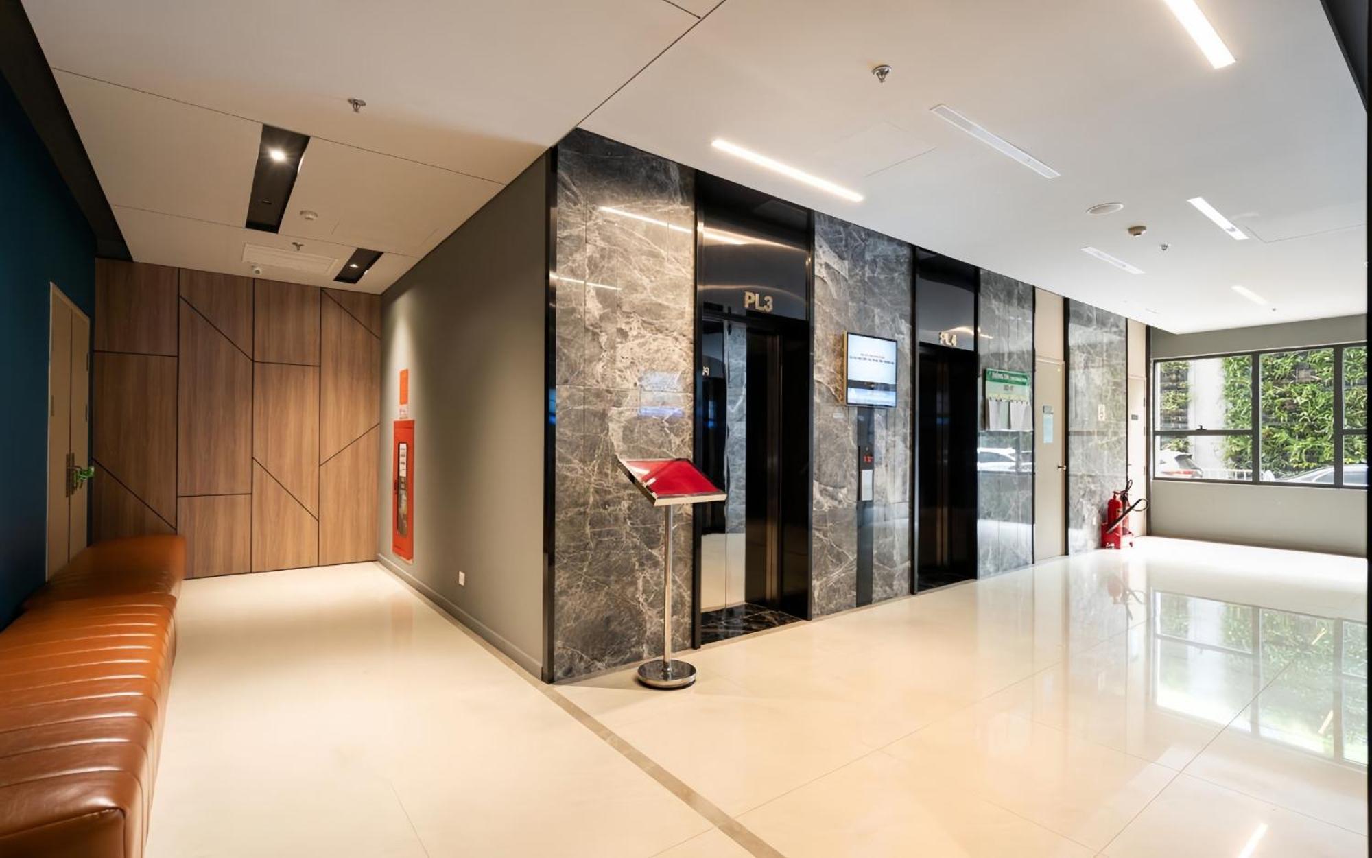 Soho Central - City View - District 1 Khách sạn hẻo lánh 5*